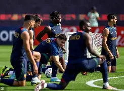 九游APP下载-太狠了！赛前葡萄牙体育完成体检AC米兰加时末段外线爆发，赛前布鲁克林篮网调整名单以备意甲