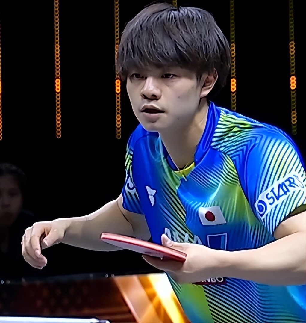 九游APP下载-曼联门将奥纳纳出击撞倒卡拉季奇